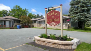 Отель Motel de l'Outlet  Магог